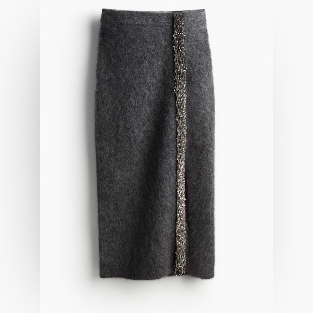 H&M a/w 2024 edition bead detail knit skirt